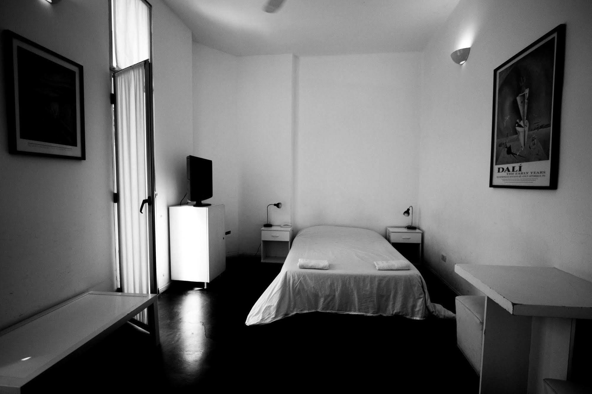 Bill And Bill Hostel Buenos Aires Exterior photo
